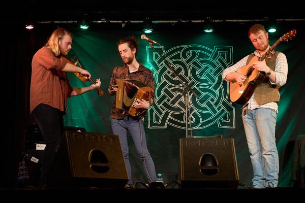 19th Guinness Celtic Spring: Moore Moss Rutter im Schutzhaus Zukunft. 20. Internationales Akkordeonfestival. Wien, Österreich. 18. März 2019.