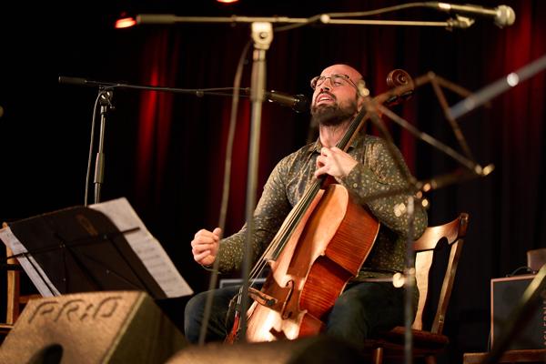 Miloš Todorovski Trio im Schutzhaus Zukunft. 21. Internationales Akkordeonfestival. Wien, Österreich. 29. Februar 2020.