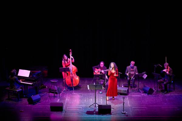 Timna Brauer & das Vienna Tango Quintet im Theater Akzent. 21. Internationales Akkordeonfestival. Wien, Österreich. 2. März 2020.
