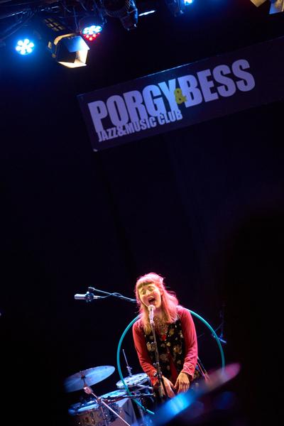 Alicia Edelweiss im Porgy & Bess. 23. Internationales Akkordeon Festival 2022. Wien, Österreich. 28. Februar 2022. Foto: Nico Kaiser