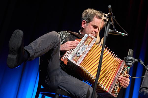 Stefan Heckel (Steirische Harmonika) mit Belofour am Samstag, 25. März 2023 im Rahmen des 24. Internationalen Akkordeon Festivals 2023 im Stadtsaal in Wien.