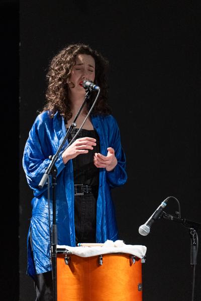 Anja Om Plus Xidi am Sonntag, 3. März 2024 im Rahmen des 25. Internationalen Akkordeonfestivals 2024 im Dschungel in Wien.