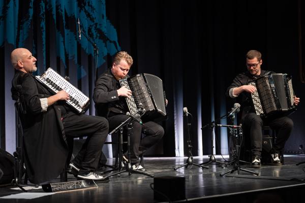 Motion Trio am Sonntag, 25. Februar 2024 im Rahmen des 25. Internationalen Akkordeon Festivals 2024 im Stadtsaal in Wien.