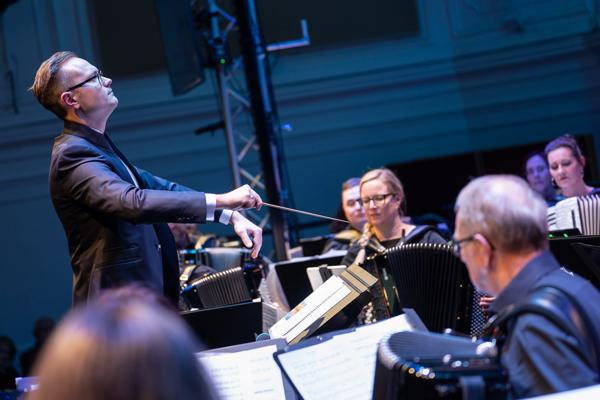 Das Upper Austrian Accordion Orchestra am Samstag, 2. März 2024 im Rahmen des 25. Internationalen Akkordeonfestivals 2024 im Lorely Saal in Wien.